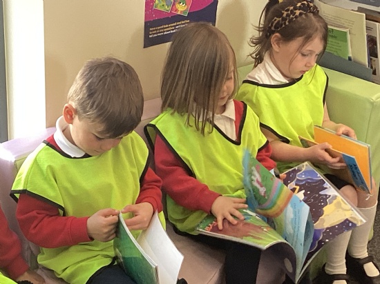Early Years Lovely Library Day
